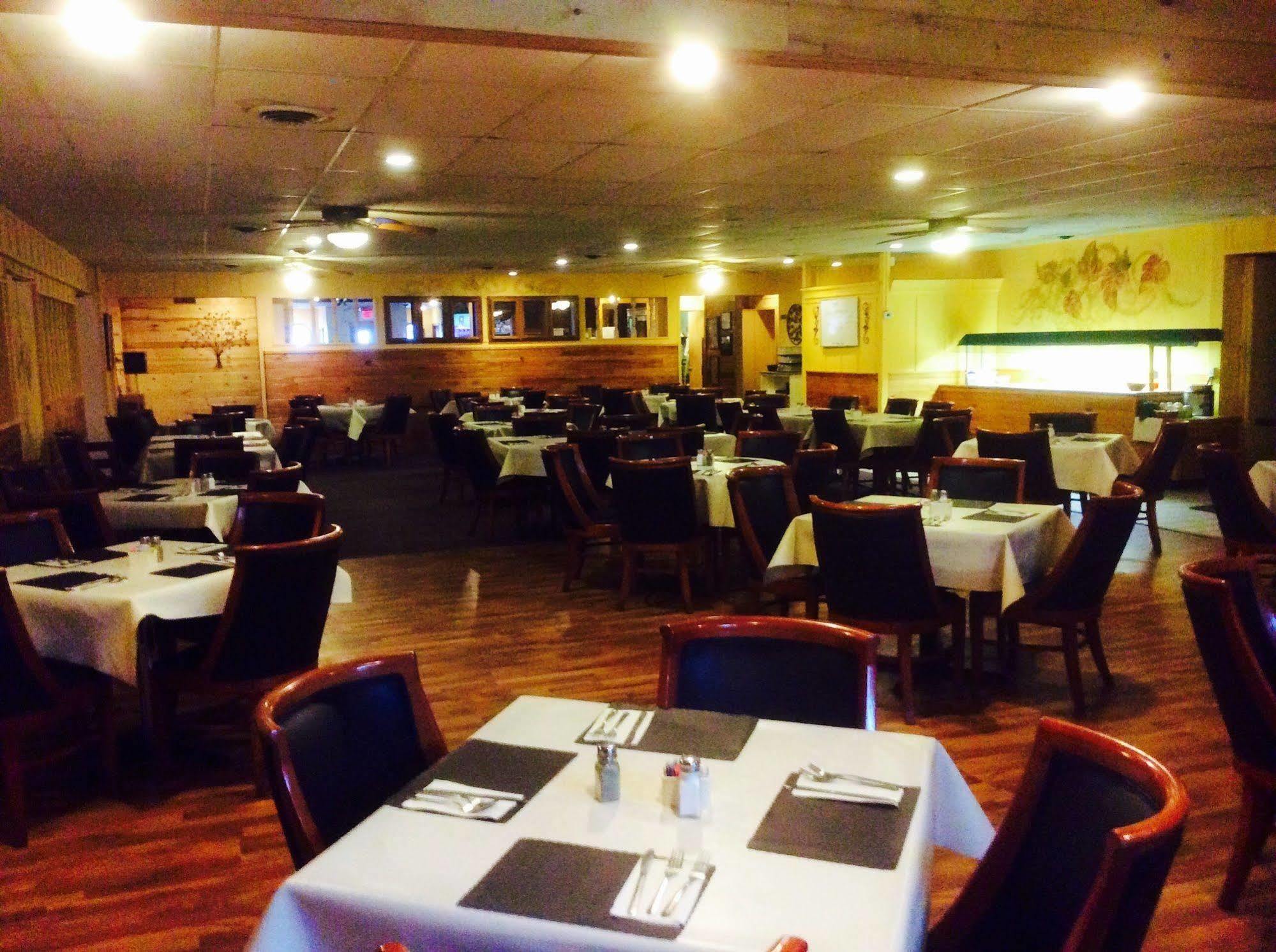 Forty Club Inn Deerwood Esterno foto
