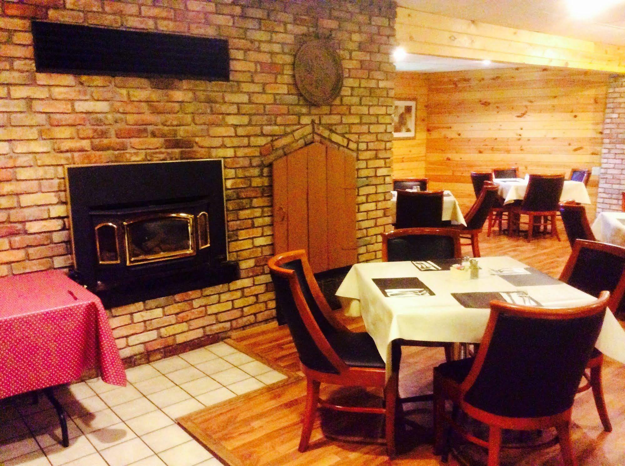 Forty Club Inn Deerwood Esterno foto