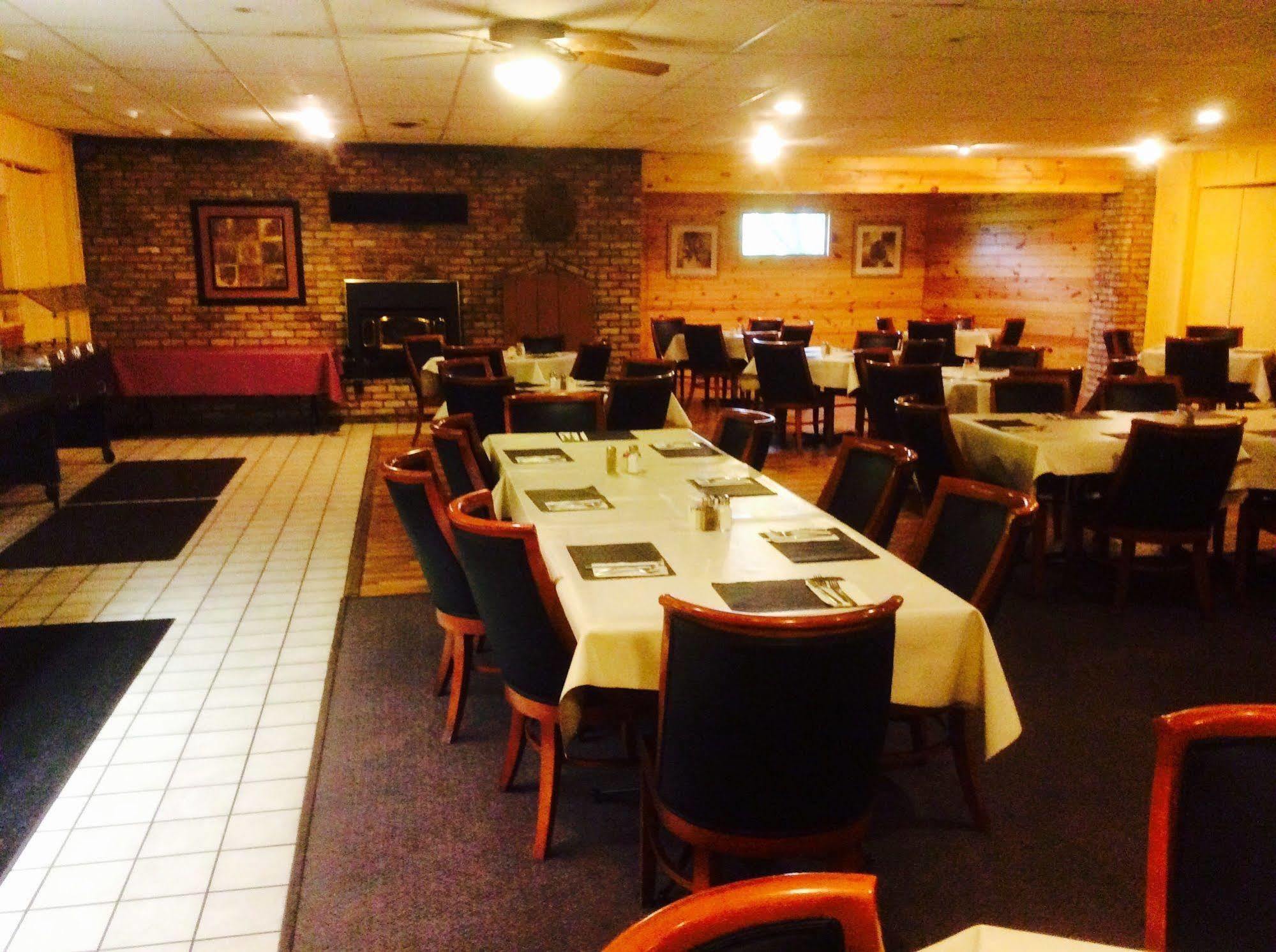 Forty Club Inn Deerwood Esterno foto